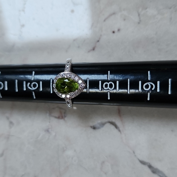 Peridot and CZ ring - Picture 7 of 9